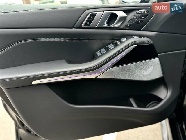 Черный БМВ X7, объемом двигателя 2.99 л и пробегом 10 тыс. км за 145555 $, фото 18 на Automoto.ua