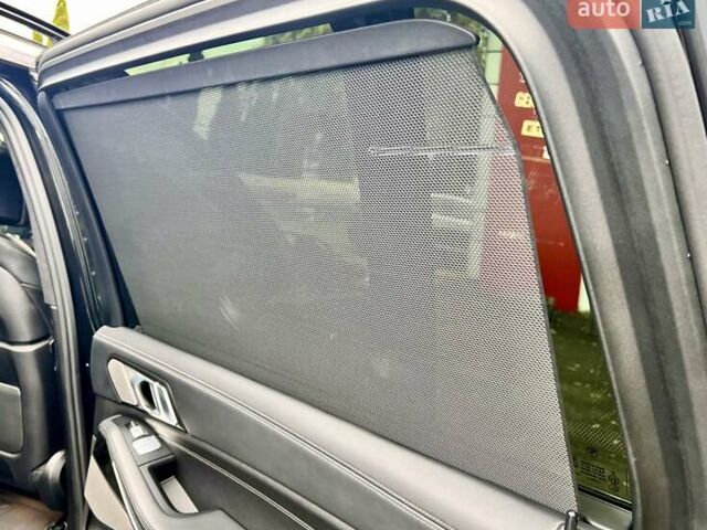 Черный БМВ X7, объемом двигателя 2.99 л и пробегом 33 тыс. км за 129999 $, фото 58 на Automoto.ua