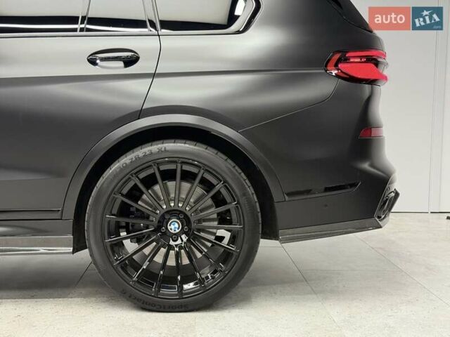 Черный БМВ X7, объемом двигателя 4.39 л и пробегом 25 тыс. км за 155990 $, фото 18 на Automoto.ua