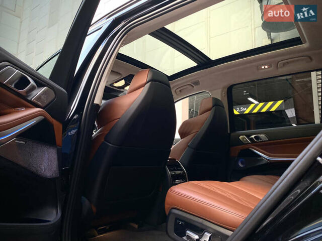 Черный БМВ X7, объемом двигателя 2.99 л и пробегом 57 тыс. км за 137990 $, фото 35 на Automoto.ua