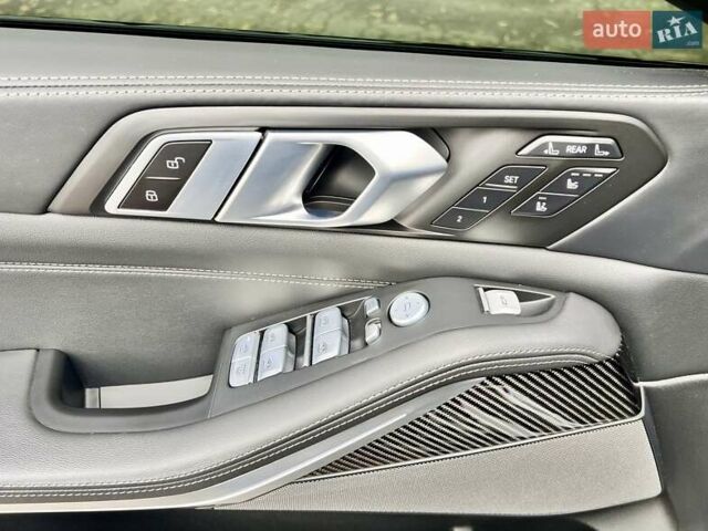 Черный БМВ X7, объемом двигателя 2.99 л и пробегом 33 тыс. км за 129999 $, фото 24 на Automoto.ua