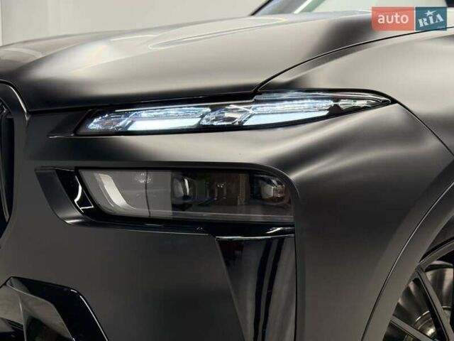 Черный БМВ X7, объемом двигателя 4.39 л и пробегом 25 тыс. км за 155990 $, фото 25 на Automoto.ua