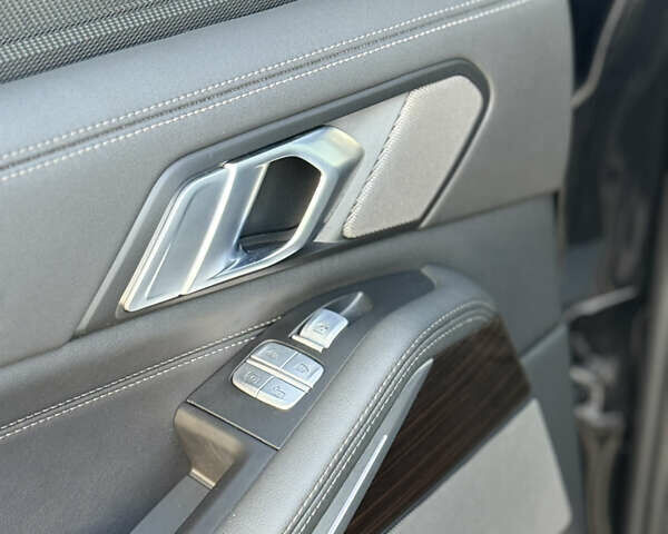 Черный БМВ X7, объемом двигателя 3 л и пробегом 28 тыс. км за 93000 $, фото 42 на Automoto.ua