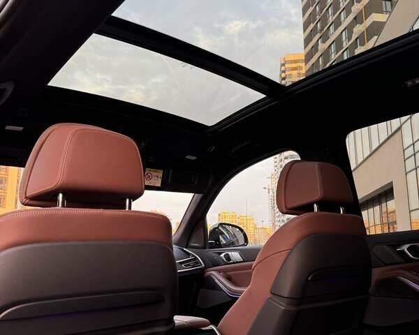 Черный БМВ X7, объемом двигателя 3 л и пробегом 4 тыс. км за 101000 $, фото 70 на Automoto.ua