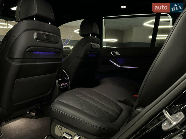 Черный БМВ X7, объемом двигателя 3 л и пробегом 29 тыс. км за 84999 $, фото 31 на Automoto.ua