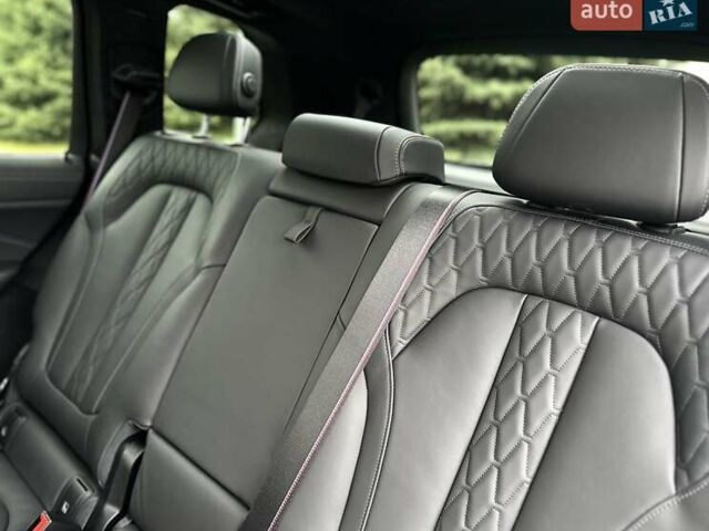 Черный БМВ X7, объемом двигателя 2.99 л и пробегом 10 тыс. км за 145555 $, фото 57 на Automoto.ua