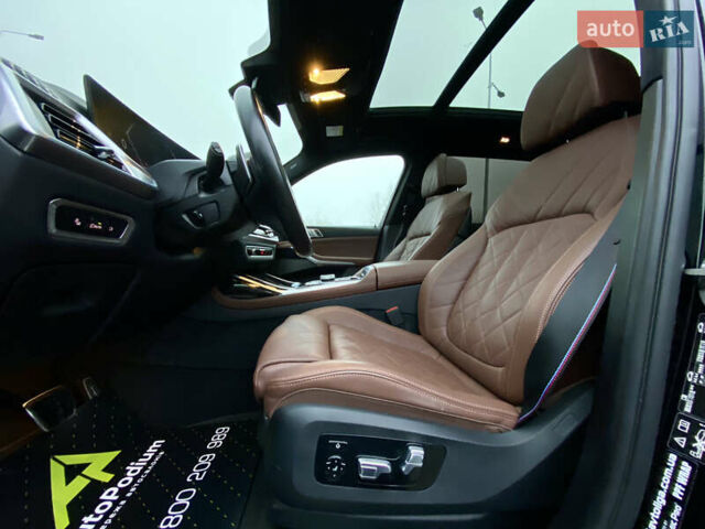 Черный БМВ X7, объемом двигателя 2.99 л и пробегом 50 тыс. км за 142000 $, фото 31 на Automoto.ua