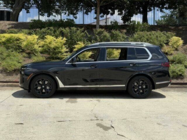 Черный БМВ X7, объемом двигателя 3 л и пробегом 25 тыс. км за 50000 $, фото 4 на Automoto.ua