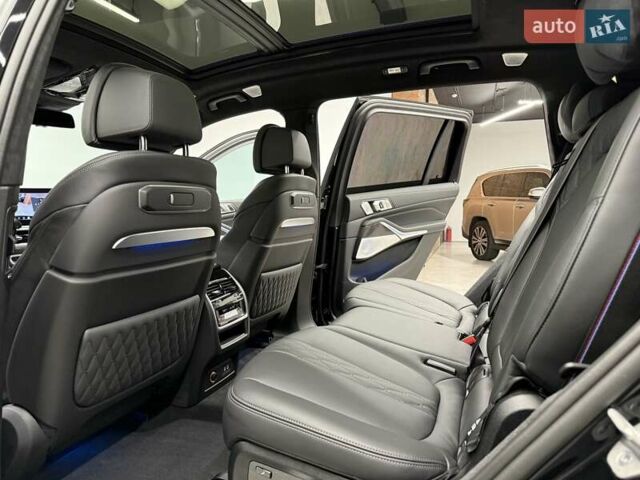 Черный БМВ X7, объемом двигателя 4.39 л и пробегом 25 тыс. км за 155990 $, фото 37 на Automoto.ua