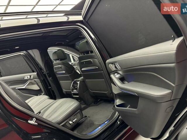 Черный БМВ X7, объемом двигателя 4.4 л и пробегом 61 тыс. км за 137700 $, фото 39 на Automoto.ua