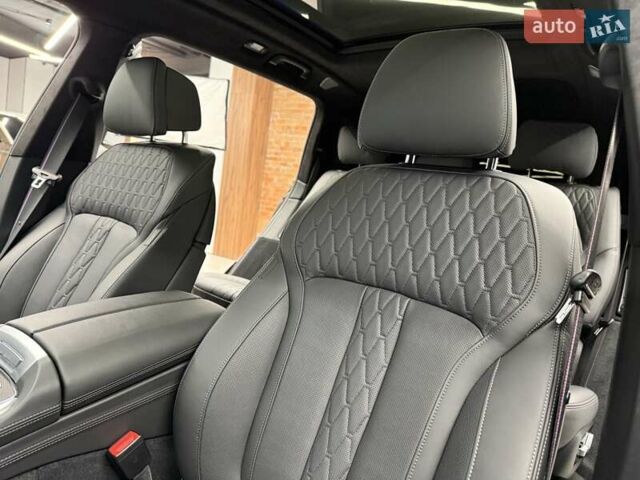 Черный БМВ X7, объемом двигателя 4.39 л и пробегом 25 тыс. км за 155990 $, фото 32 на Automoto.ua