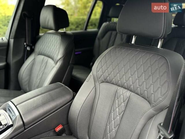 Черный БМВ X7, объемом двигателя 2.99 л и пробегом 10 тыс. км за 145555 $, фото 23 на Automoto.ua