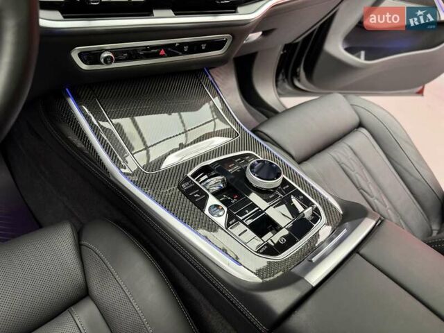 Черный БМВ X7, объемом двигателя 4.4 л и пробегом 61 тыс. км за 137700 $, фото 28 на Automoto.ua