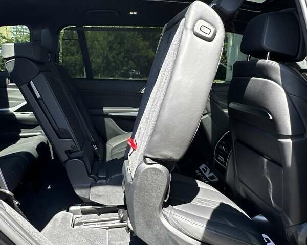Черный БМВ X7, объемом двигателя 2.99 л и пробегом 33 тыс. км за 140000 $, фото 39 на Automoto.ua