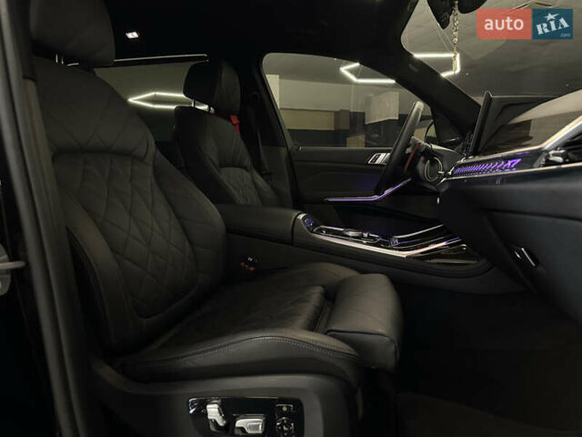 Черный БМВ X7, объемом двигателя 3 л и пробегом 29 тыс. км за 84999 $, фото 23 на Automoto.ua