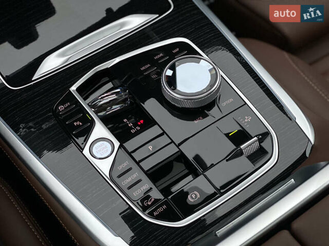 Черный БМВ X7, объемом двигателя 2.99 л и пробегом 50 тыс. км за 142000 $, фото 41 на Automoto.ua