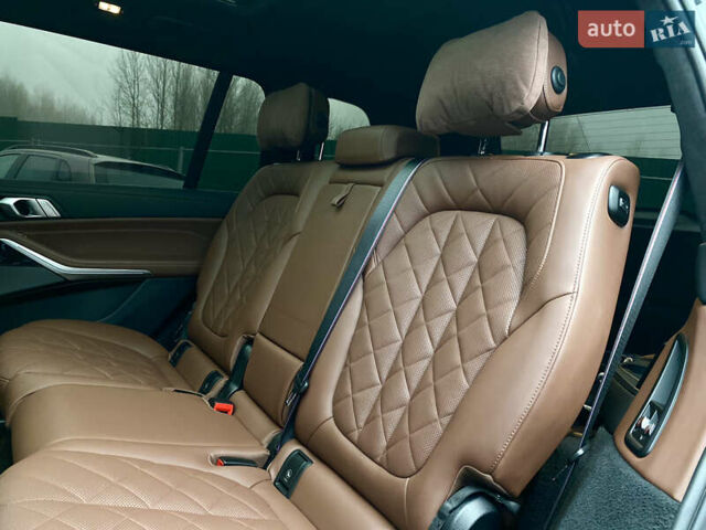 Черный БМВ X7, объемом двигателя 2.99 л и пробегом 50 тыс. км за 142000 $, фото 45 на Automoto.ua