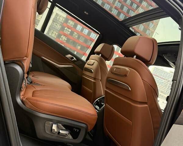 Черный БМВ X7, объемом двигателя 3 л и пробегом 1 тыс. км за 144111 $, фото 12 на Automoto.ua