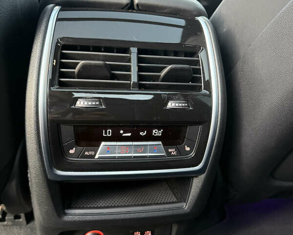 Черный БМВ X7, объемом двигателя 3 л и пробегом 28 тыс. км за 93000 $, фото 48 на Automoto.ua