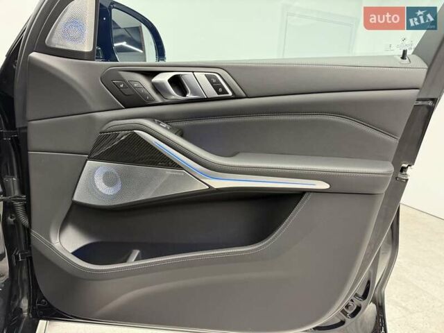 Черный БМВ X7, объемом двигателя 4.39 л и пробегом 25 тыс. км за 155990 $, фото 51 на Automoto.ua