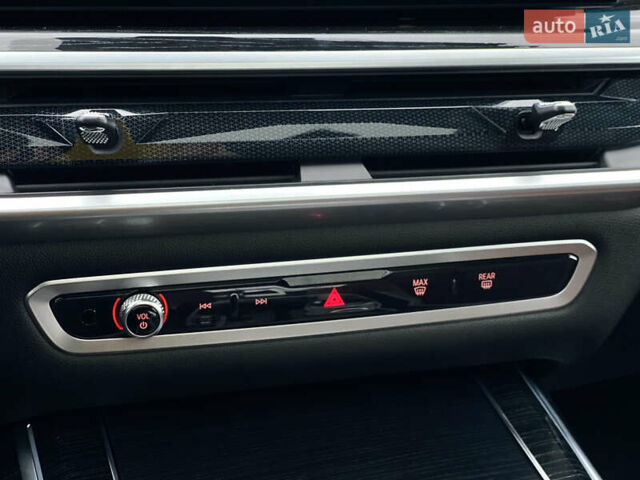 Черный БМВ X7, объемом двигателя 2.99 л и пробегом 50 тыс. км за 142000 $, фото 42 на Automoto.ua