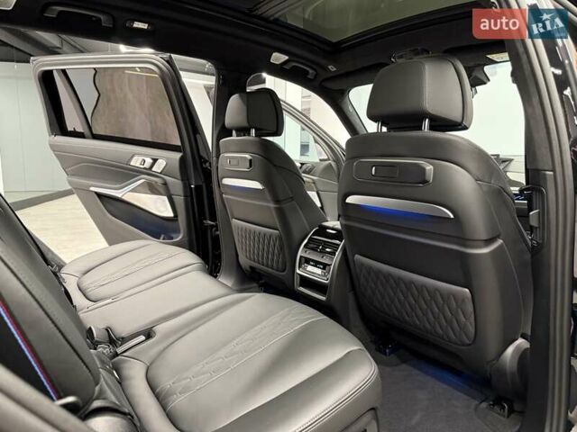 Черный БМВ X7, объемом двигателя 4.39 л и пробегом 25 тыс. км за 155990 $, фото 45 на Automoto.ua