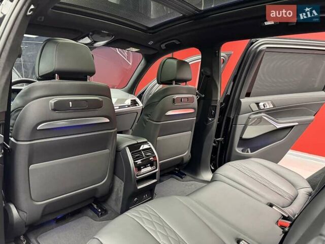 Черный БМВ X7, объемом двигателя 4.4 л и пробегом 61 тыс. км за 137700 $, фото 37 на Automoto.ua
