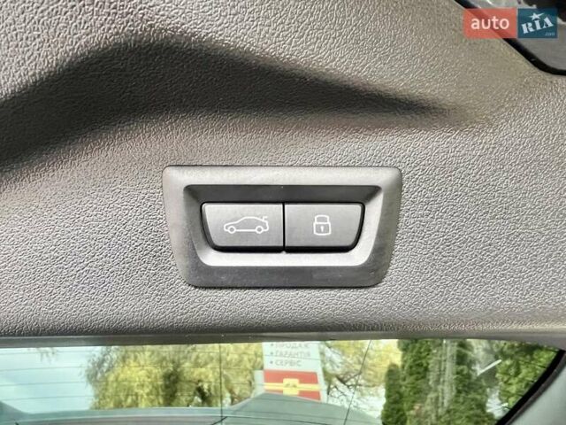 Черный БМВ X7, объемом двигателя 2.99 л и пробегом 33 тыс. км за 129999 $, фото 17 на Automoto.ua