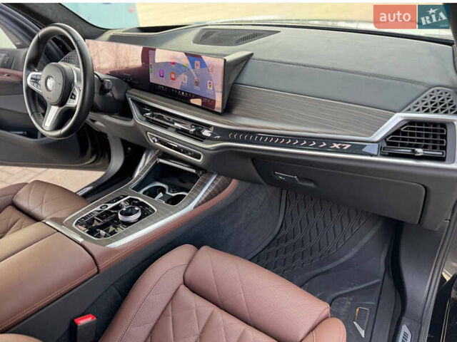 Чорний БМВ X7, об'ємом двигуна 2.99 л та пробігом 42 тис. км за 117000 $, фото 7 на Automoto.ua