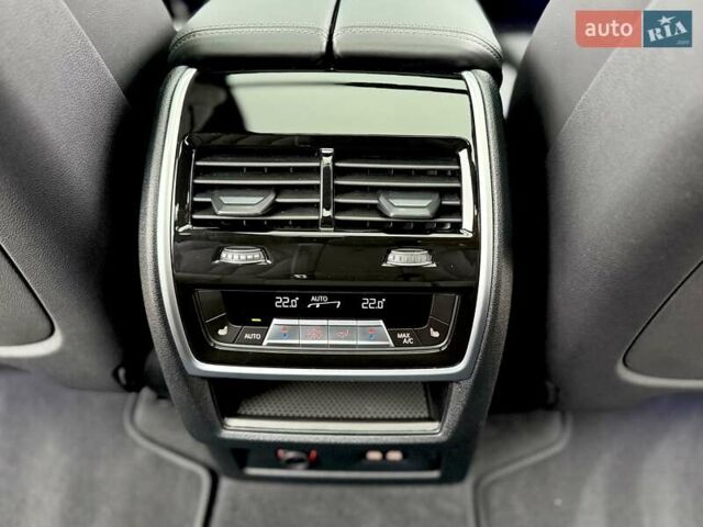 Чорний БМВ X7, об'ємом двигуна 2.99 л та пробігом 38 тис. км за 138900 $, фото 61 на Automoto.ua