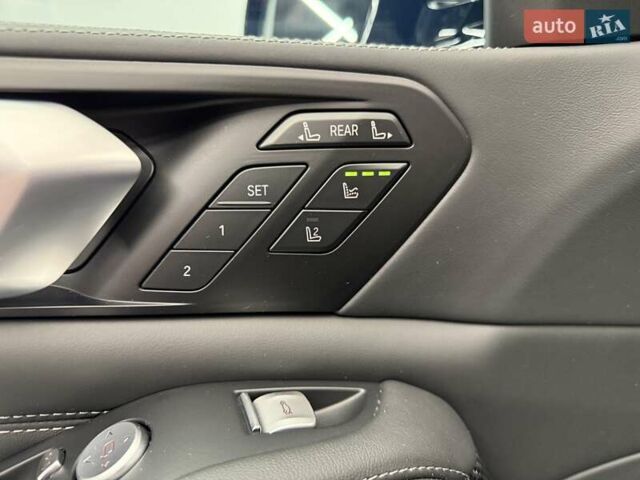 Черный БМВ X7, объемом двигателя 4.39 л и пробегом 25 тыс. км за 155990 $, фото 28 на Automoto.ua