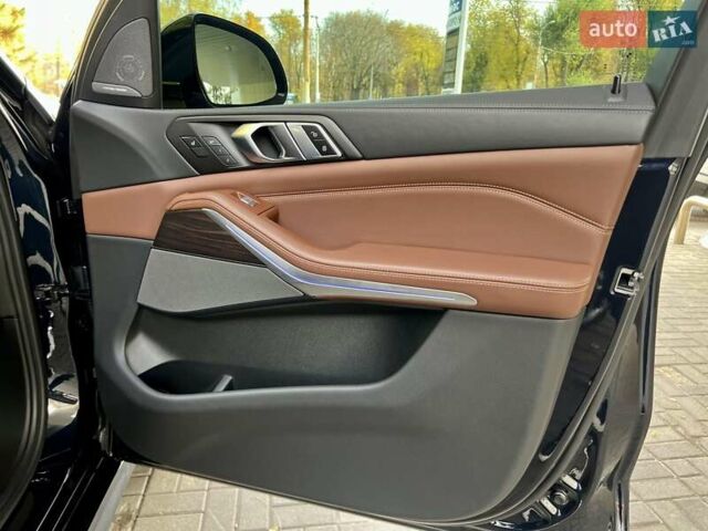 Чорний БМВ X7, об'ємом двигуна 2.99 л та пробігом 35 тис. км за 126000 $, фото 43 на Automoto.ua