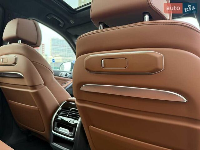 Черный БМВ X7, объемом двигателя 3 л и пробегом 1 тыс. км за 144111 $, фото 5 на Automoto.ua