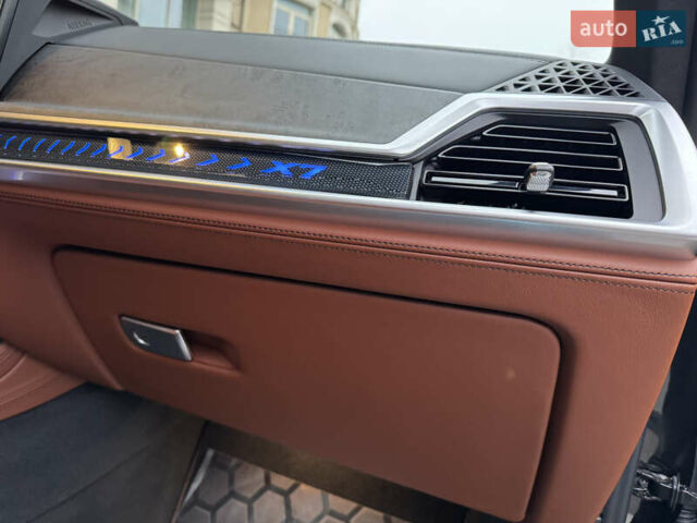 Чорний БМВ X7, об'ємом двигуна 2.99 л та пробігом 42 тис. км за 127700 $, фото 31 на Automoto.ua