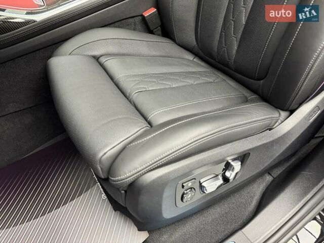 Черный БМВ X7, объемом двигателя 4.4 л и пробегом 61 тыс. км за 137700 $, фото 22 на Automoto.ua