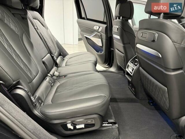 Черный БМВ X7, объемом двигателя 4.39 л и пробегом 25 тыс. км за 155990 $, фото 47 на Automoto.ua