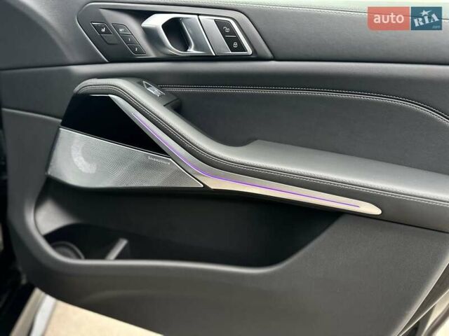 Черный БМВ X7, объемом двигателя 2.99 л и пробегом 10 тыс. км за 145555 $, фото 61 на Automoto.ua