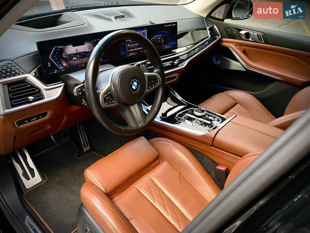 Черный БМВ X7, объемом двигателя 2.99 л и пробегом 57 тыс. км за 137990 $, фото 19 на Automoto.ua