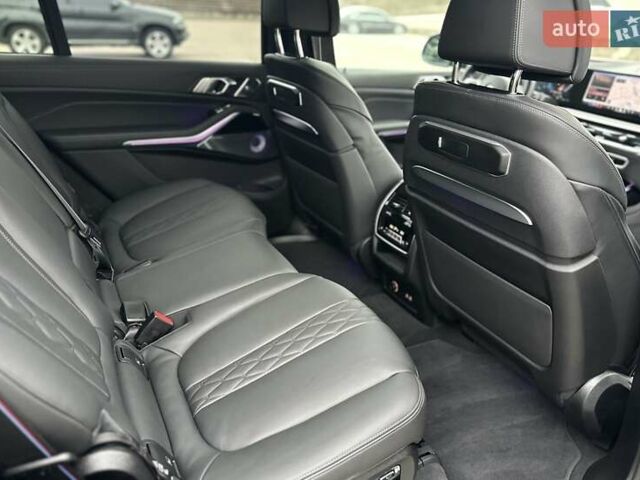 Черный БМВ X7, объемом двигателя 2.99 л и пробегом 10 тыс. км за 145555 $, фото 50 на Automoto.ua