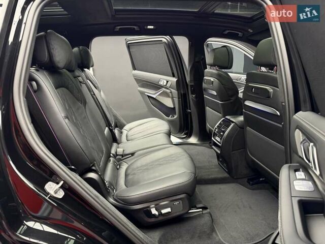 Черный БМВ X7, объемом двигателя 4.4 л и пробегом 61 тыс. км за 140900 $, фото 42 на Automoto.ua