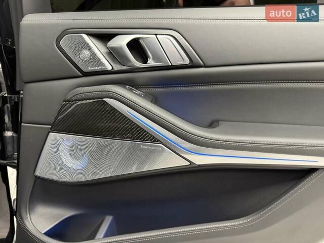 Черный БМВ X7, объемом двигателя 4.39 л и пробегом 25 тыс. км за 155990 $, фото 43 на Automoto.ua