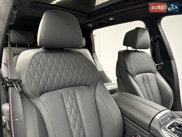 Черный БМВ X7, объемом двигателя 4.39 л и пробегом 25 тыс. км за 155990 $, фото 56 на Automoto.ua