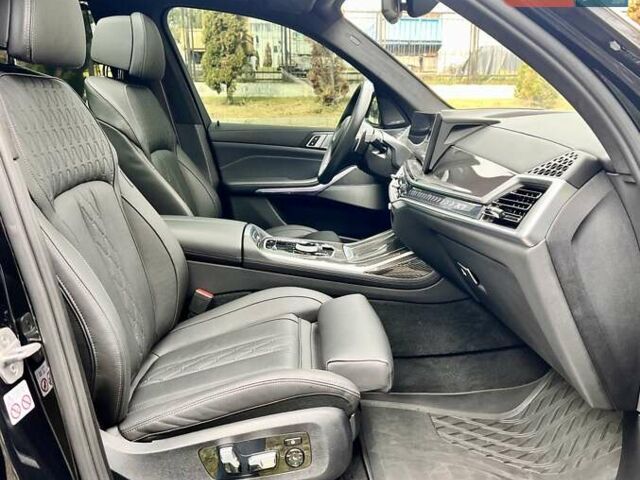 Черный БМВ X7, объемом двигателя 2.99 л и пробегом 33 тыс. км за 129999 $, фото 65 на Automoto.ua
