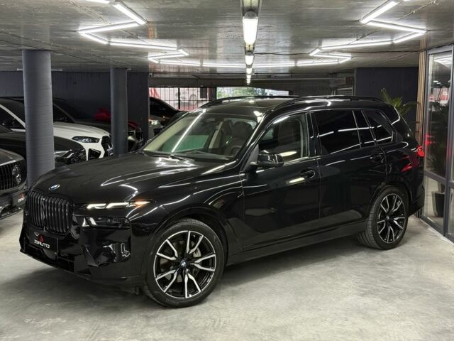 Черный БМВ X7, объемом двигателя 3 л и пробегом 25 тыс. км за 83900 $, фото 4 на Automoto.ua