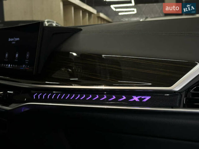 Черный БМВ X7, объемом двигателя 3 л и пробегом 29 тыс. км за 84999 $, фото 27 на Automoto.ua