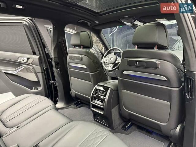 Черный БМВ X7, объемом двигателя 4.4 л и пробегом 61 тыс. км за 140900 $, фото 45 на Automoto.ua