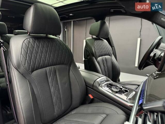 Черный БМВ X7, объемом двигателя 4.4 л и пробегом 61 тыс. км за 137700 $, фото 50 на Automoto.ua