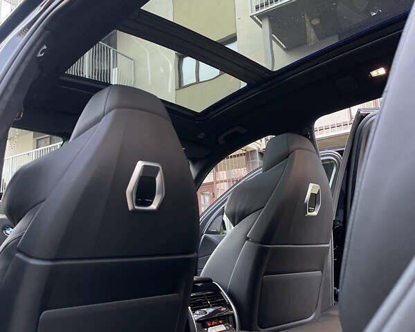 Черный БМВ X7, объемом двигателя 2.99 л и пробегом 60 тыс. км за 124999 $, фото 2 на Automoto.ua
