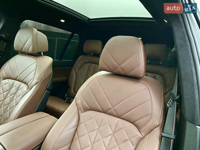 Черный БМВ X7, объемом двигателя 2.99 л и пробегом 50 тыс. км за 142000 $, фото 32 на Automoto.ua