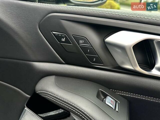 Черный БМВ X7, объемом двигателя 2.99 л и пробегом 10 тыс. км за 145555 $, фото 35 на Automoto.ua